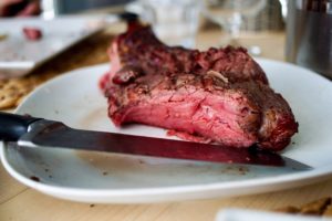 A carne vermelha provoca cancro do cólon?